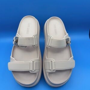 Steve Madden “Big Schmona j” natural sandal